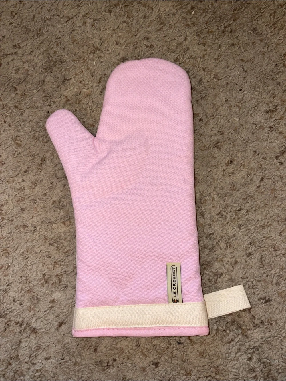 NWOT Le Creuset Pink Oven Mit